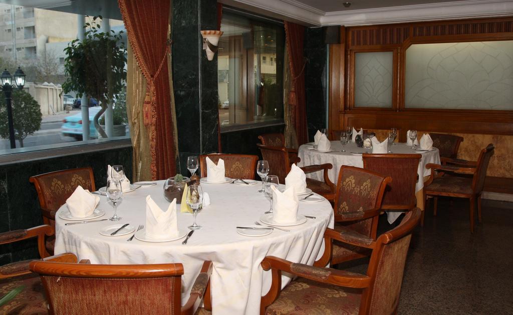 Al Bustan Hotel Doha Exterior photo