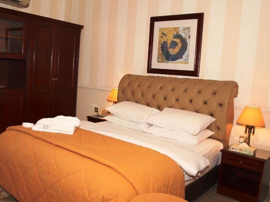 Al Bustan Hotel Doha Exterior photo